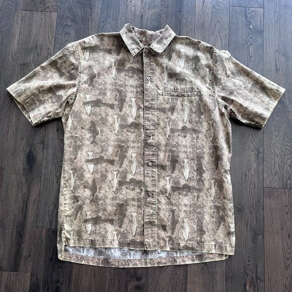 Woolrich Fish Print Camp Shirt Size L Tan Button Up Short Sleeve Outdoor Trout - Picture 1 of 6